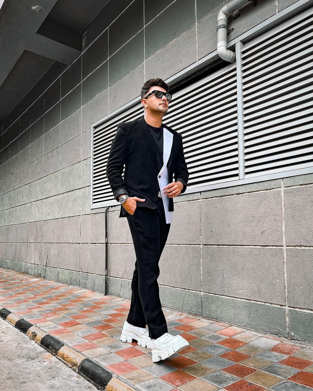 Monochrome Edge Suit